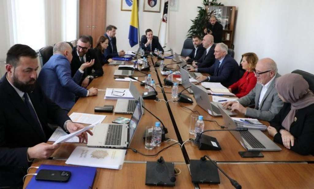 Vlada Kantona Sarajevo donirala 300.000 KM za humanitarnu pomoć Gazi