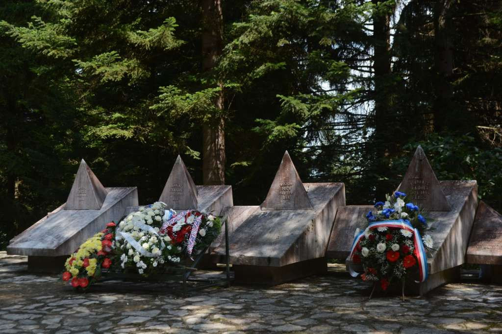 Sutra odavanje počasti poginulim diplomatama i vojniku na Igmanu povodom 30. godišnjice