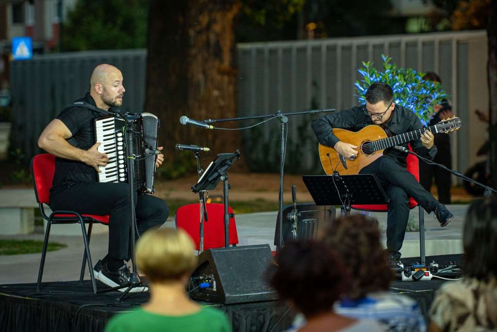 Peto izdanje programa 'Kultura na ulice!' otvoreno koncertom CordAria Duo