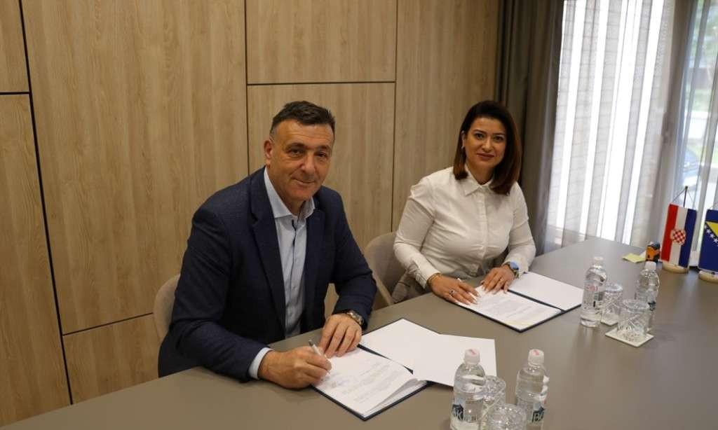 Vlada ZHK nastavlja podršku studentima