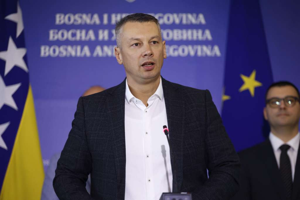 Nešić pozdravio odluku o otvaranju pregovora o članstvu BiH u EU