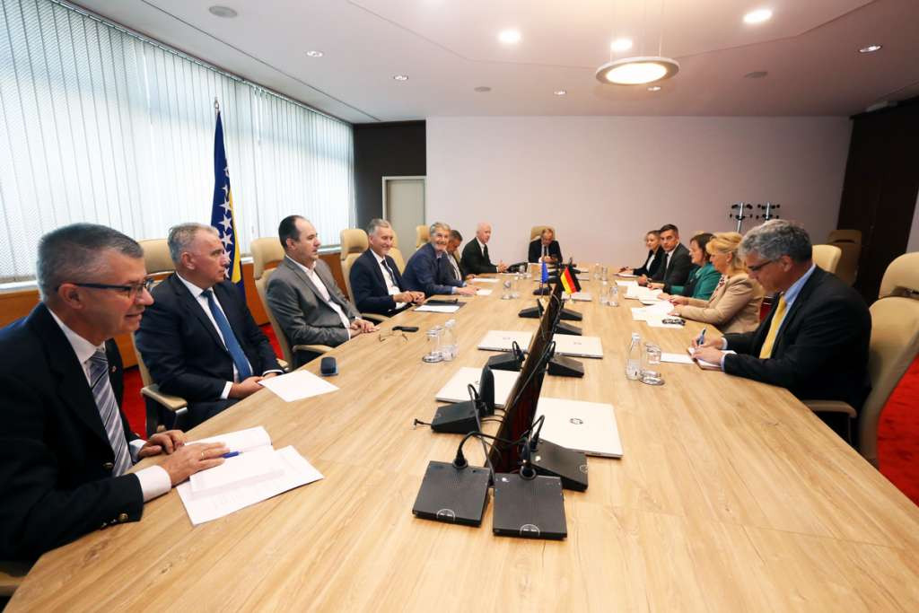 Članovi Zajedničke komisije za odbranu i bezbjednost BiH razgovarali s poslanicom Bundestaga