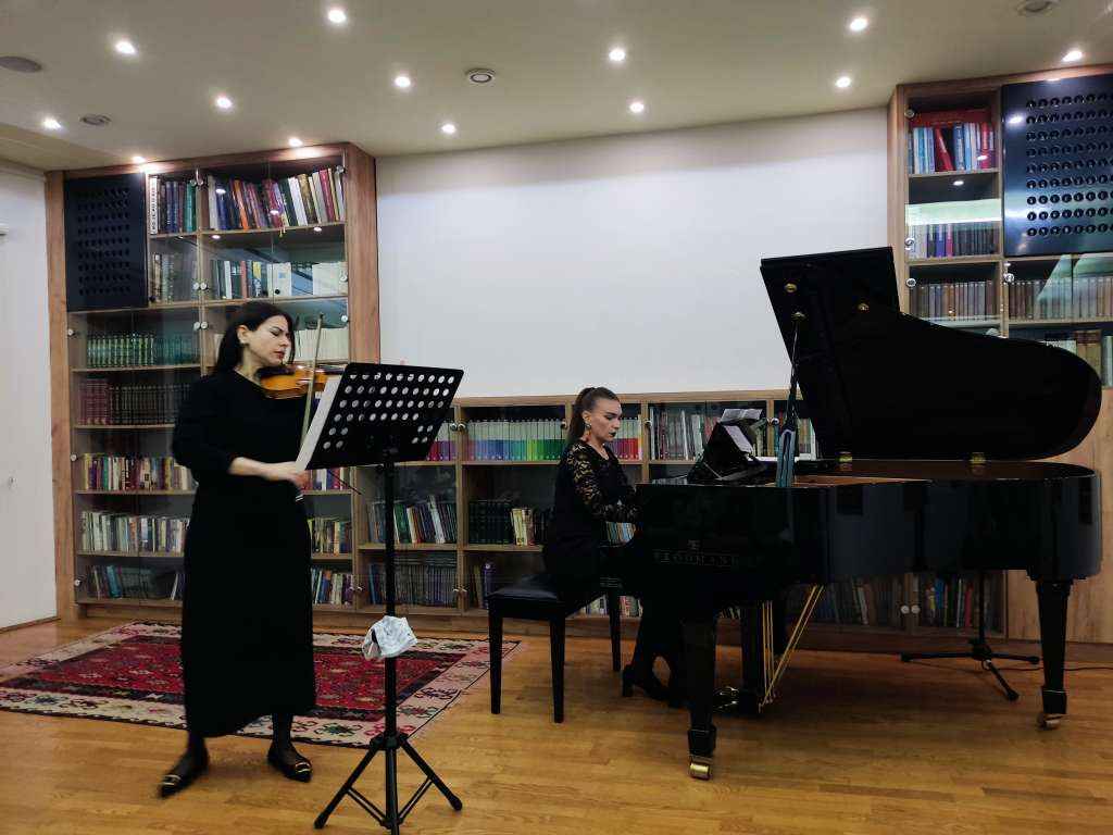 Koncert klasične muzike umjetnica Jasmine Kasumović i Darije Kadrić održan u Brčkom