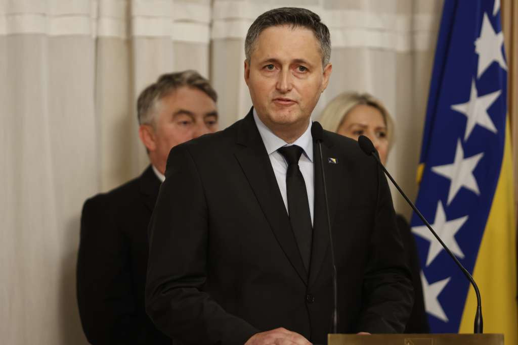 Bećirović: Korijene BiH ne mogu iščupati prolazni politikanti
