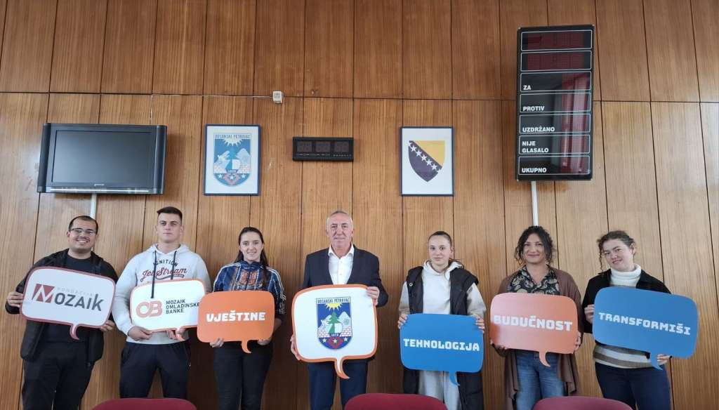Mladi Bosanskog Petrovca pokreću tri projekta kroz program Omladinske banke