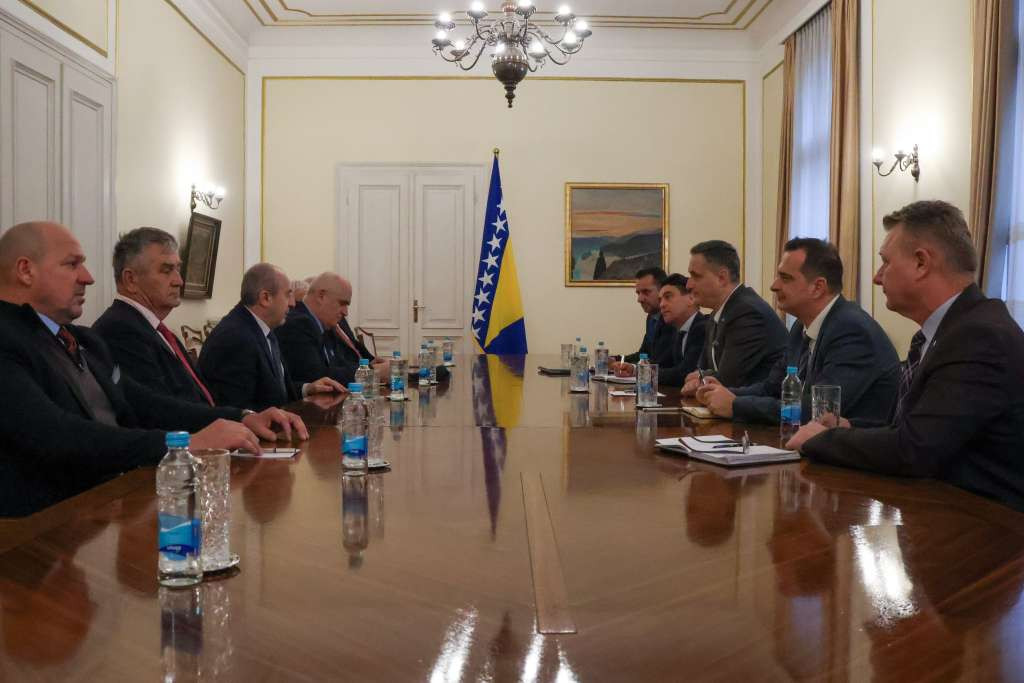 Bećirović s Udruženjem generala BiH: Jačanje institucija i sigurnosne politike prioritet države