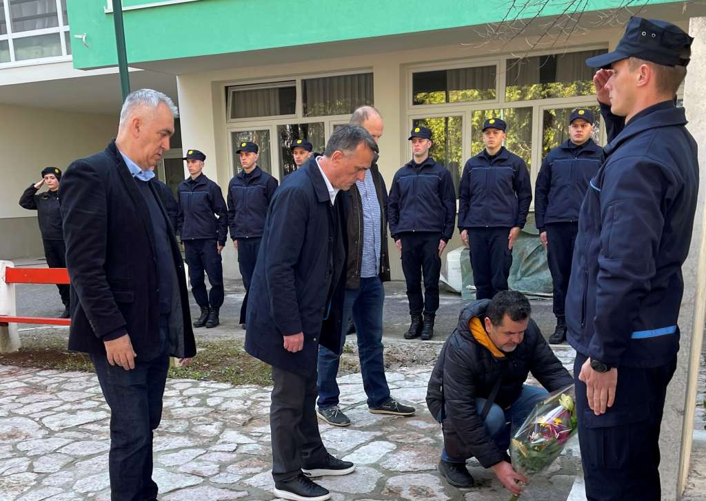 Obilježena 30. godišnjica odbrane Centra za obrazovanje kadrova MUP-a RBiH i pogibije učenika Mišića