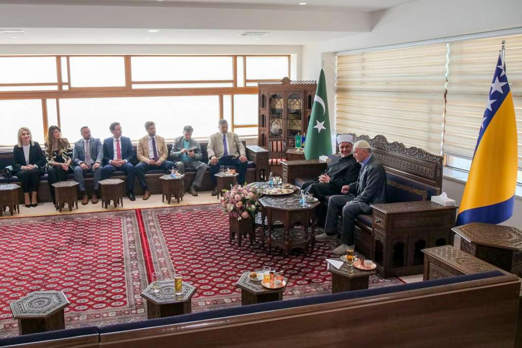 Upriličeno tradicionalno čestitanje kod reisu-l-uleme Huseina ef. Kavazovića