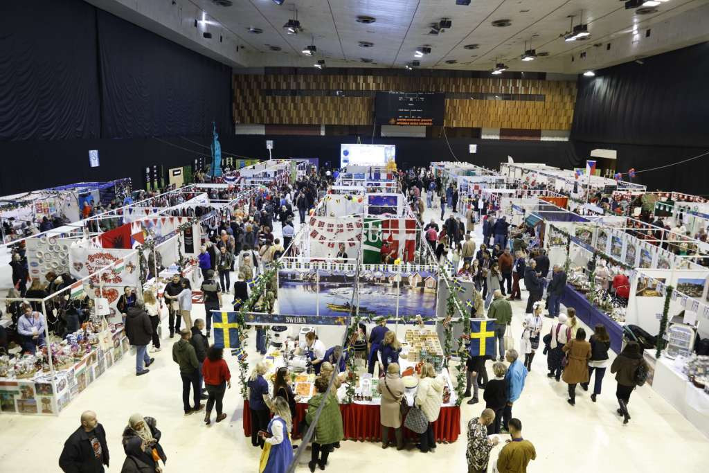 Na Skenderiji otvorena sarajevska zimska tradicija 'Diplomatski Zimski Bazar 2025'