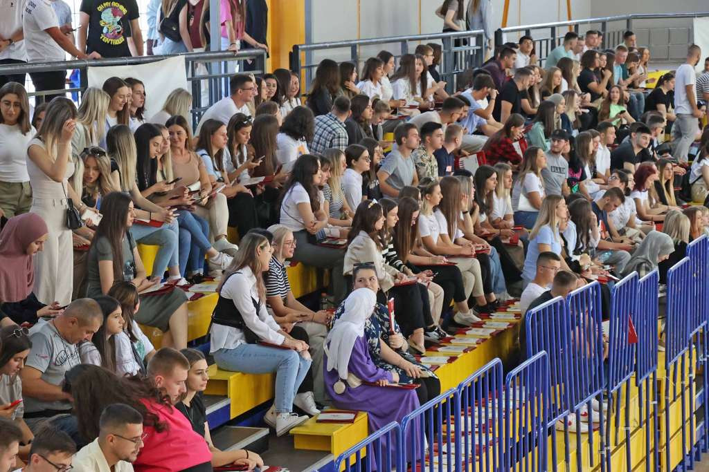 Univerzitet "Džemal Bijedić Mostar: Ove akademske godine u prvi ciklus studija upisano je 894 studenta