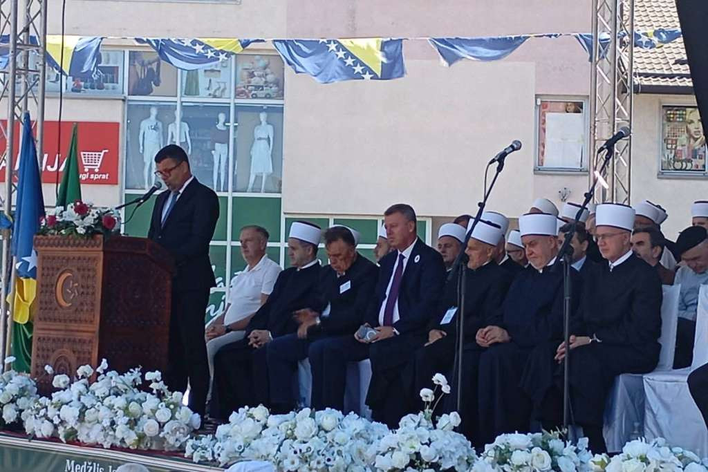 Hurtić na otvorenju u Gradačcu: Čuvati Husejniju znači čuvati dio bh. identiteta