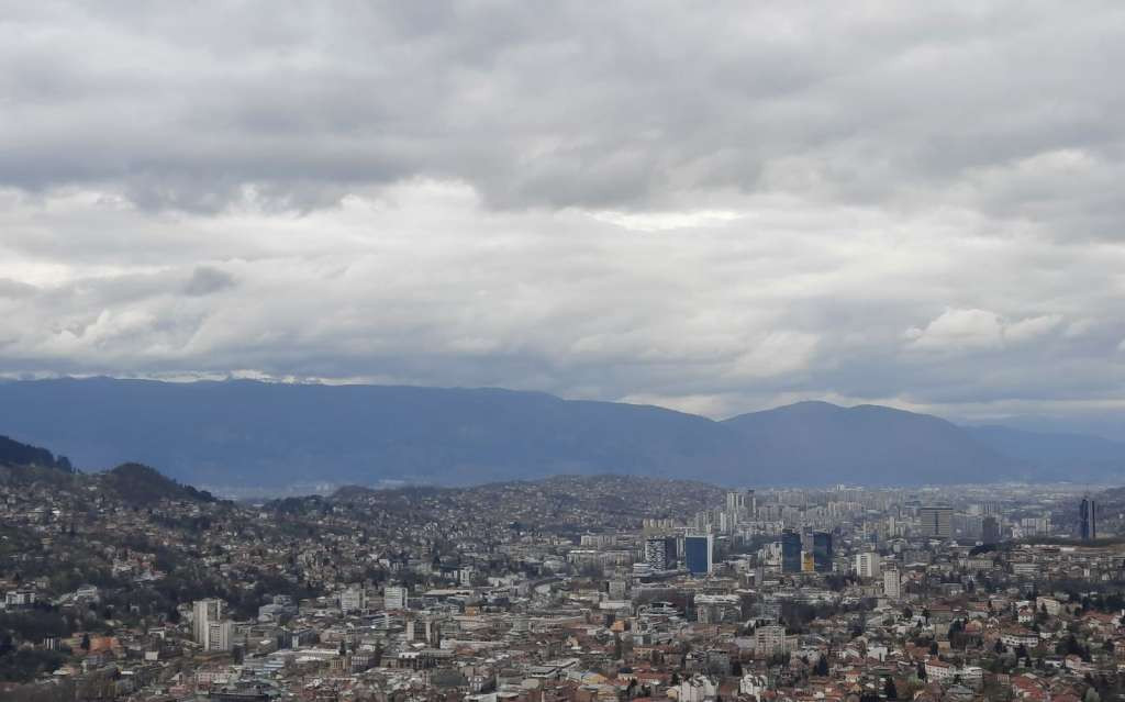 Oblačno i kišovito jutro u BiH: Najviše padavina u Krajini, sunce izostaje i u Sarajevu