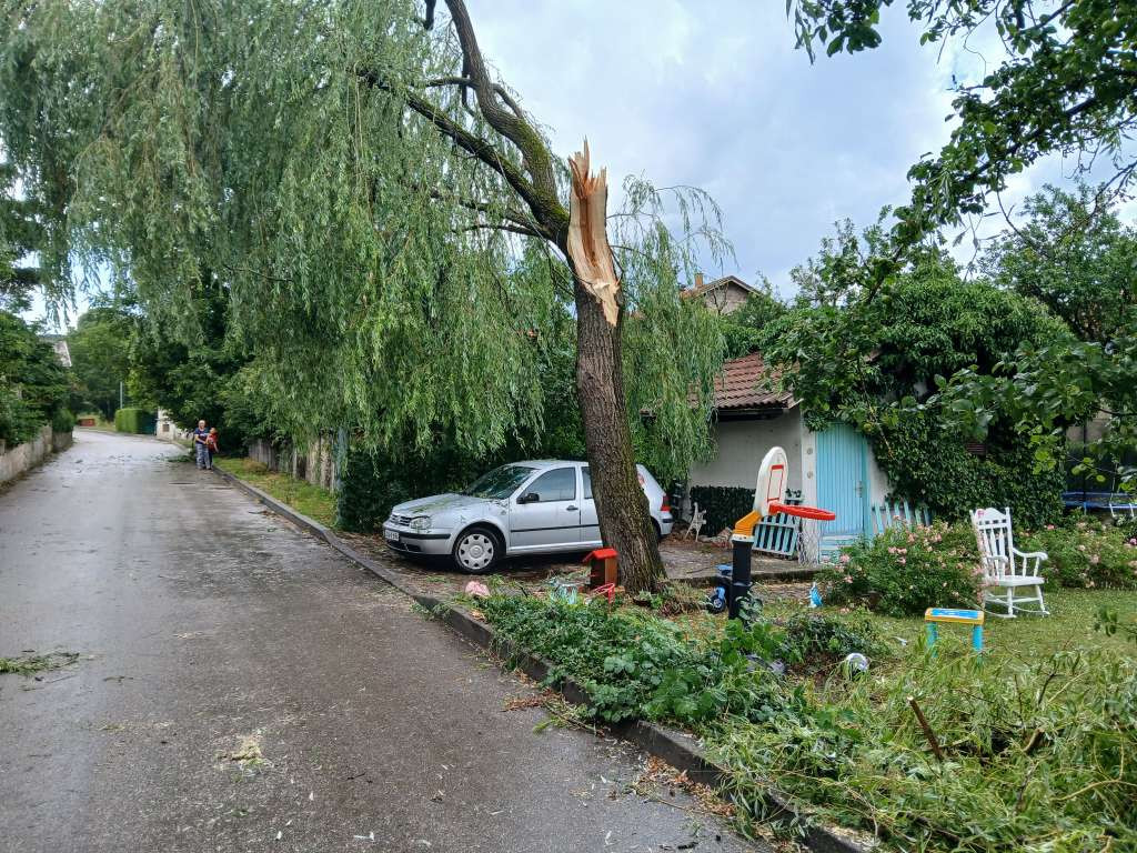 Olujno nevrijeme pogodilo Tomislavgrad
