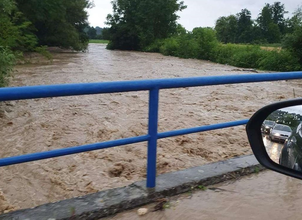 FUCZ: Poplave na području Tuzlanskog kantona, prijavljeno i pokretanje dva klizišta