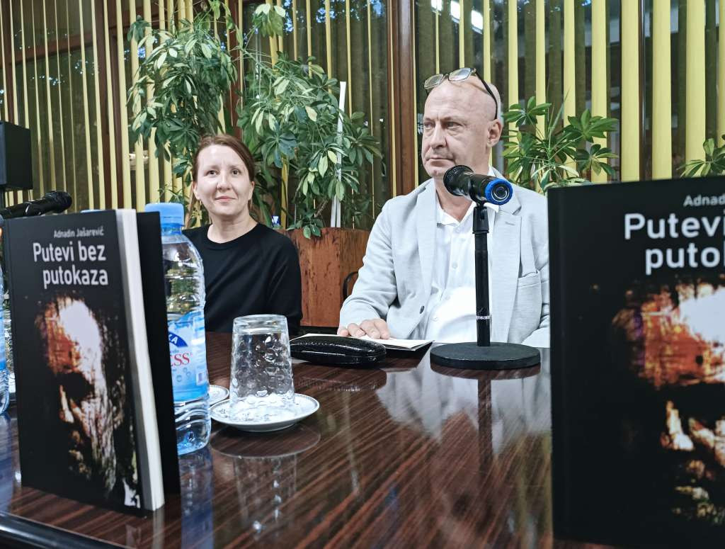 Zenička biblioteka predstavila novu zbirku poezije Adnadina Jašarevića 'Putevi bez putokaza'