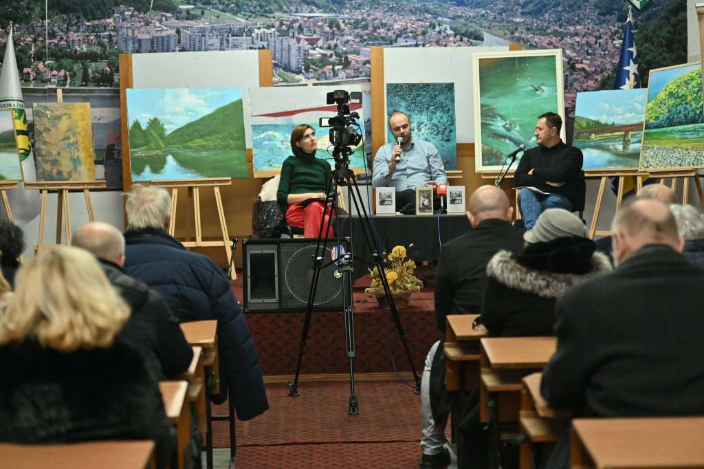 U okviru manifestacije "Dani Isaka Samokovlije" otvorena izložba i promovirana zbirka poezije