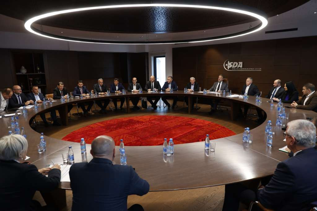 Kolegij SDA: Naoružavanje Srbije i Hrvatske upozoravajuća poruka, vlasti BiH moraju brzo reagovati