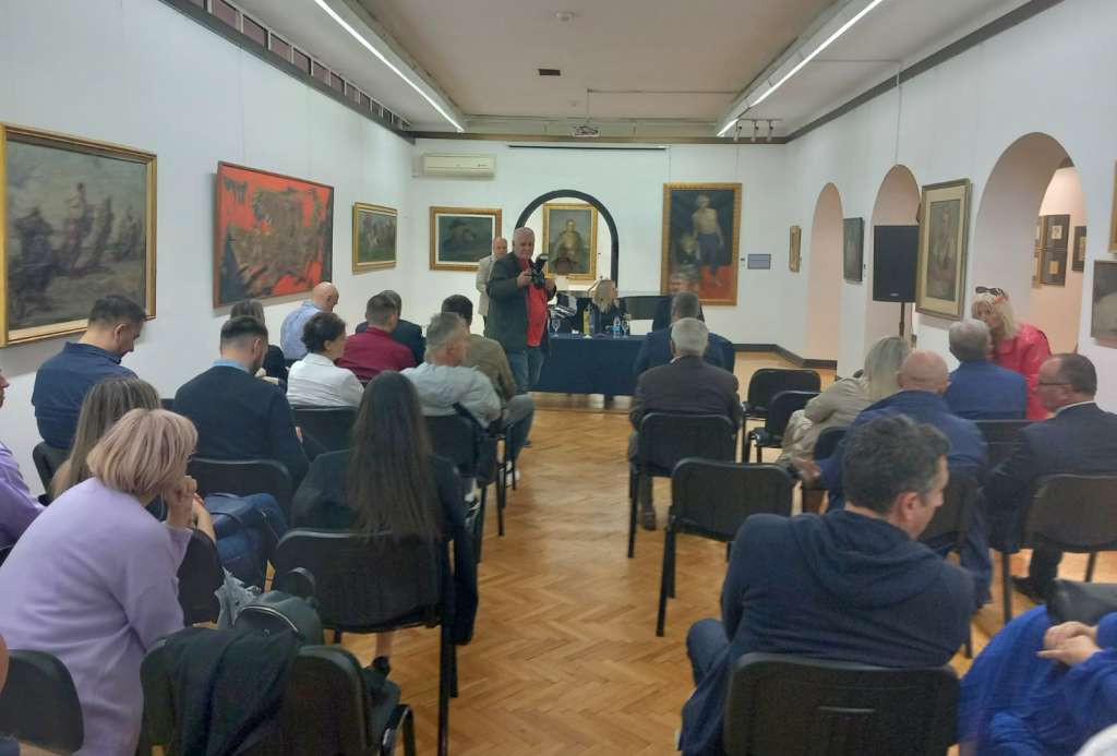 U Tuzli upriličena tribina posvećena Tvrtku I Kotromaniću u čast 646. godišnjice krunidbe