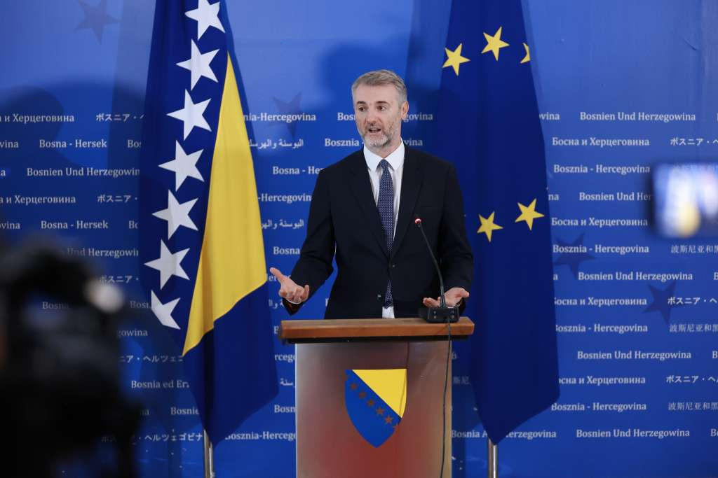 Forto: Suluda politika SNSD-a srušila dva zakona