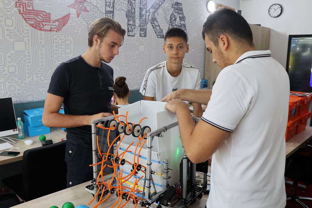 Robotički reprezentativci BiH iz Singapura donijeli dvije nagrade