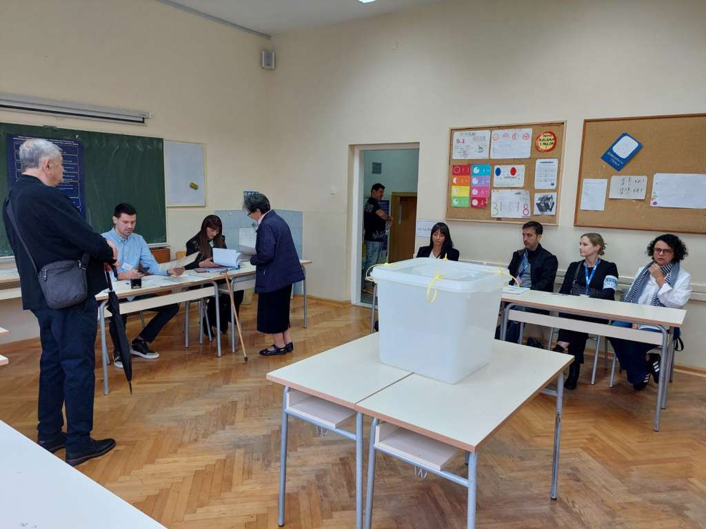 U Mostaru otvorena birališta na vrijeme