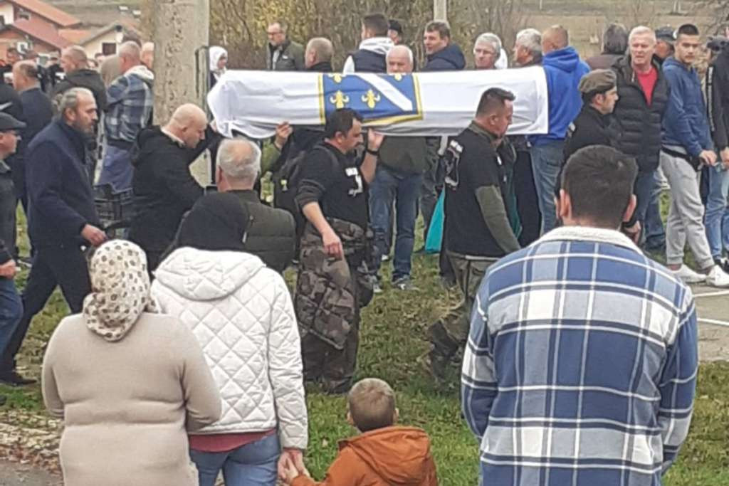 U mjestu Večići, općina Kotor Varoš, klanjana dženaza Irfanu Alagiću