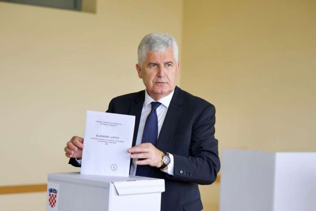 Čović, Krišto i Filipović glasali u Orašju na izborima za Evropski parlament