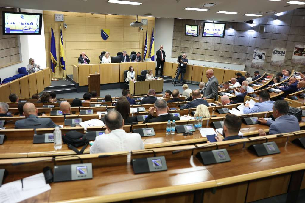 Prekinuta sjednica Zastupničkog doma Parlamenta Federacije BiH – oboren dnevni red
