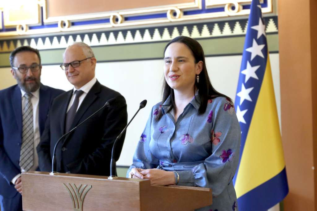 Gradonačelnici Sarajeva i Rima razgovarali o uspostavljanju direktne aviolinije Sarajevo-Rim