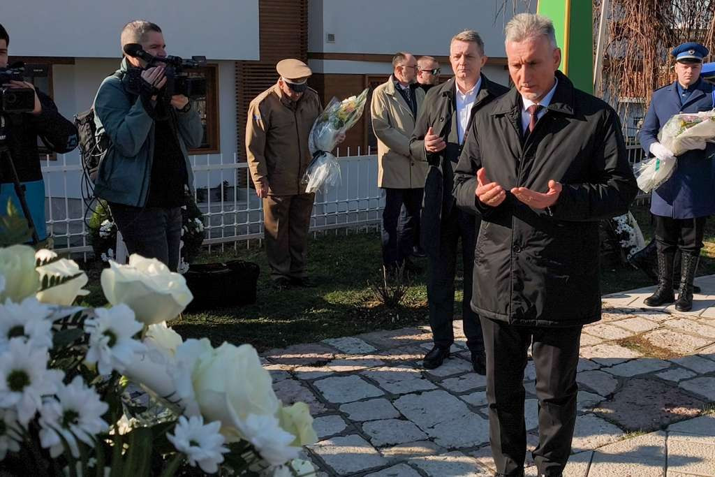 Ademović: Nezavisnost je trajni proces za koji se moraju boriti sve generacije