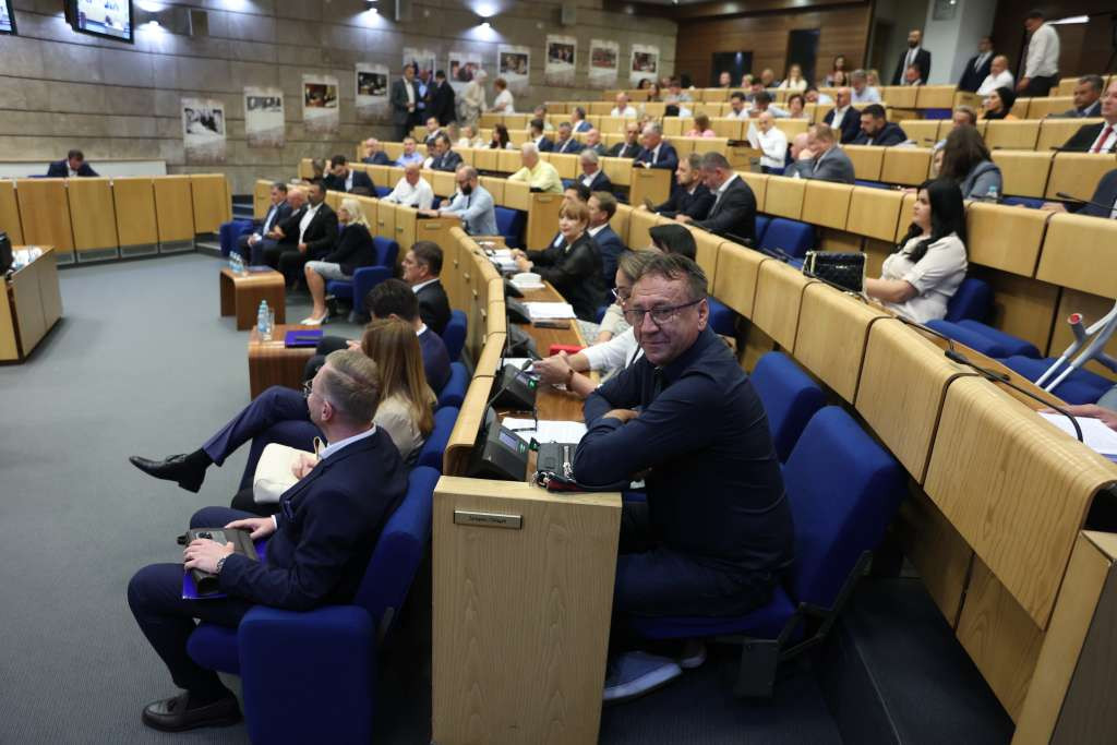 Poslanici razmatrali zakone kojim se otklanja diskriminacija stručnih savjetnika Vrhovnog suda FBiH