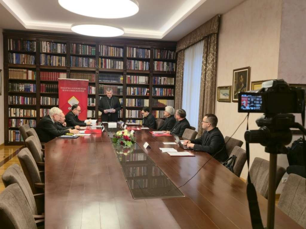 Nadbiskup Vukšić na zasjedanju BK BiH: Dayton je zaustavio rat, ali nije donio pravedan mir