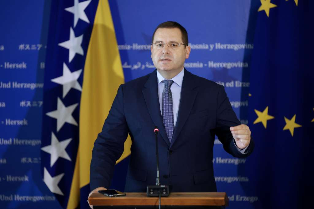 Kovačević: Trojka Dodika naziva hajdukom a on samo štiti Ustav BiH