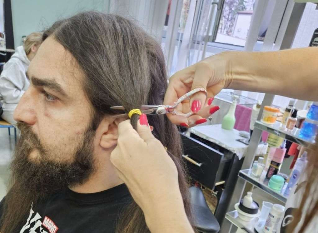 Brčko: Humanitarna akcija 'Kosa od srca za dječiji osmijeh'