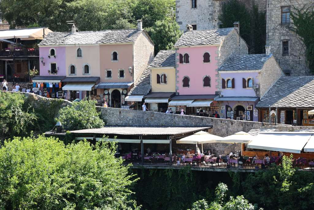 Na sjeverozapadu Bosne pretežno oblačno vrijeme s lokalnim pljuskovima, u Gradačcu 29 stepeni