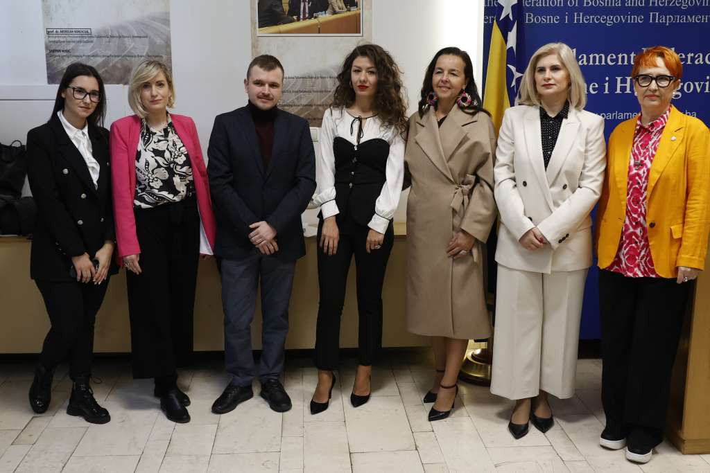 Regionalna inicijativa za ozakonjenje obaveze nasilnicima da nose elektronske narukvice