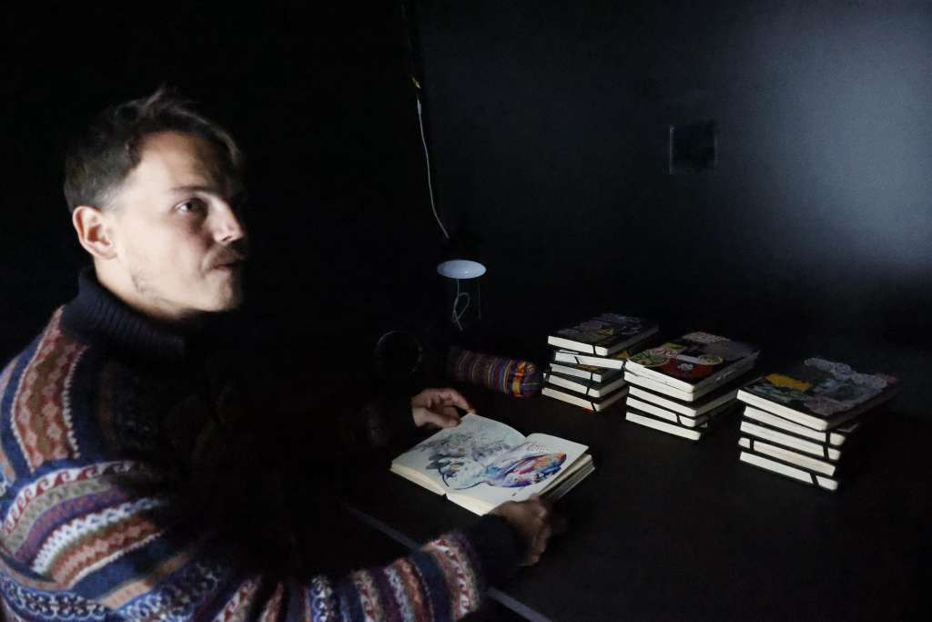 Galerija 'Manifesto' - Večaras performativno otvorenje izložbe 'Crna kutija' Vuka Đurića