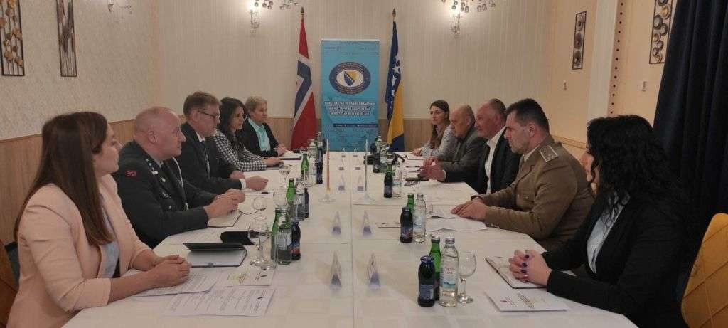 Helez - Reinertsen: Intenzivirati aktivnosti na realizaciji svih projekata saradnje sa NATO Savezom