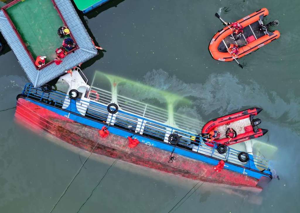 Deset osoba poginulo u prevrtanju čamaca u Kini