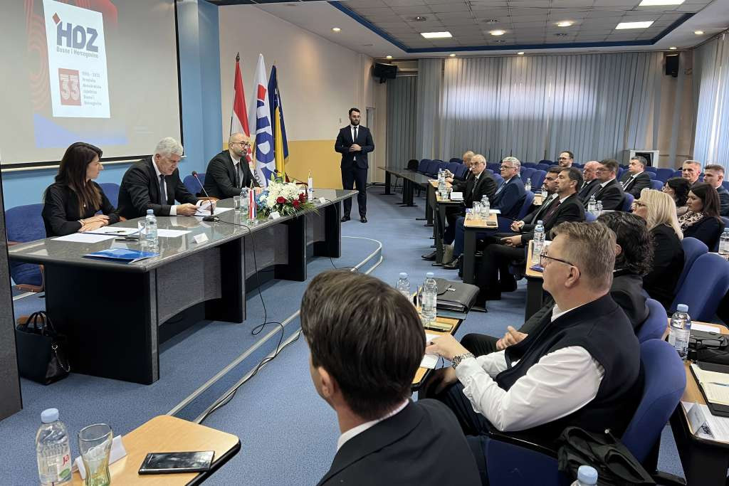 Čović u Tuzli: Ostvarili smo fenomenalan napredak u posljednjih šest mjeseci