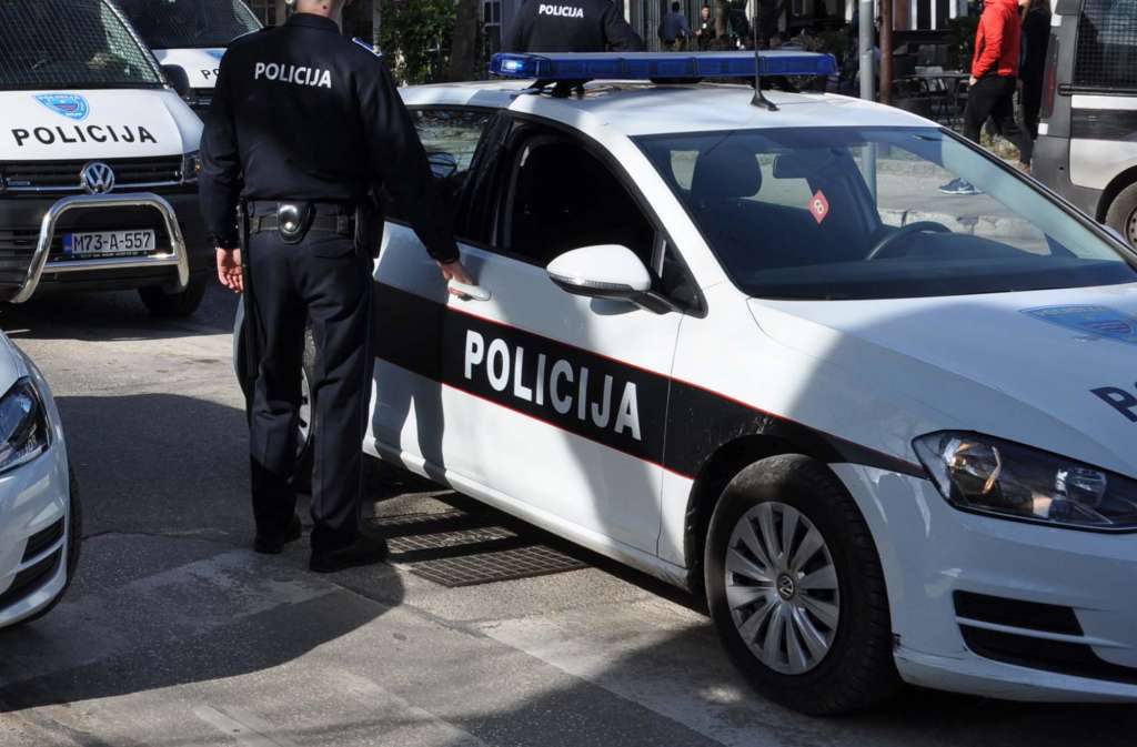 U Pofalićima još traje uviđaj na mjestu gdje je bačena eksplozivna naprava