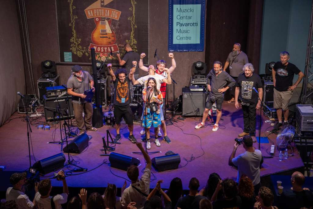 Tuzlanski bend „Matori nek sjednu“ pobjednik 12. gitarijade „Na putu za jug“ u Mostaru