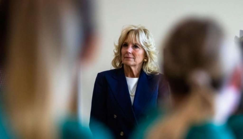 Jill Biden u posjeti Namibiji, poručila mladima da se nastave boriti za demokratiju