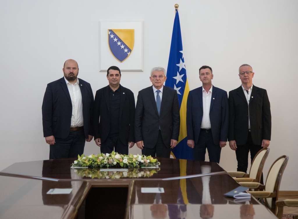 Džaferović primio predstavnike Udruženja veterana Odreda policije za specijalne namjene 'Lasta'