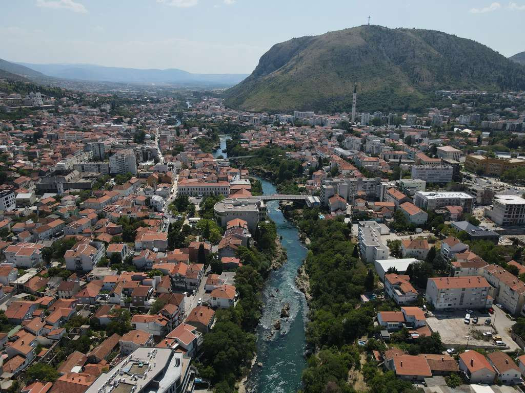 Ključeve stanova dobit će 24 porodice koje su dosad boravile u alternativnom smještaju u Mostaru