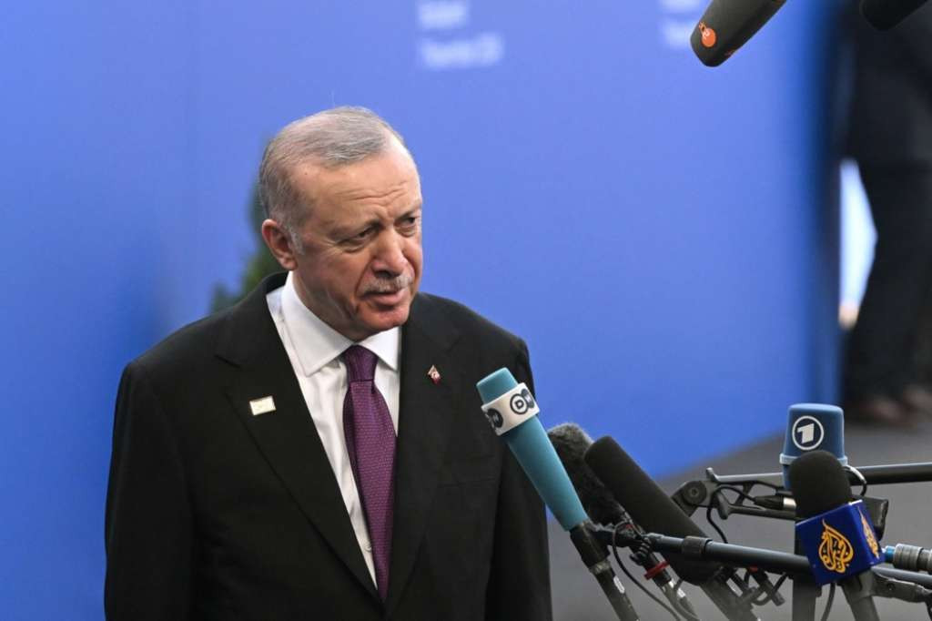 Erdogan i Christodoulides sastali se na marginama samita evropskih čelnika u Budimpešti