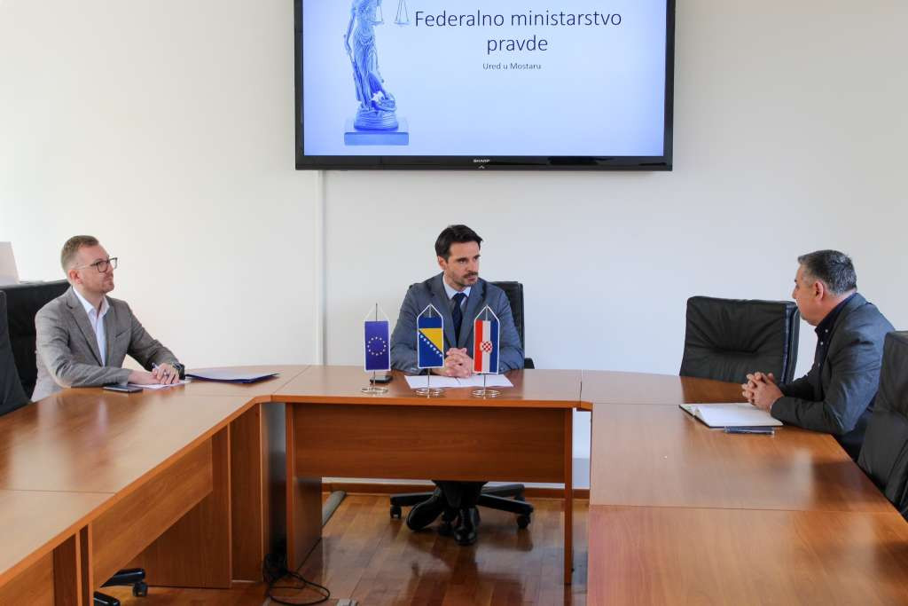 Federalni ministar pravde s predsjednikom Udruge Down sindrom Mostar