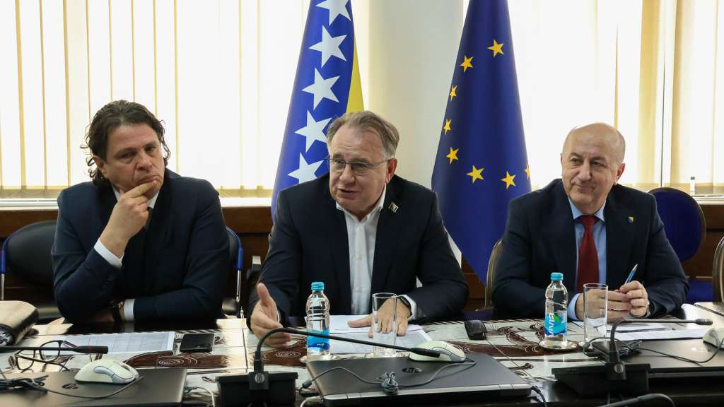 Na sastanku s premijerom Nikšićem usaglašena rješanja oko boračkog dodatka