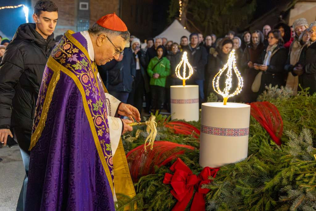 Kraljeva Sutjeska započela manifestaciju 'Advent i Božić'
