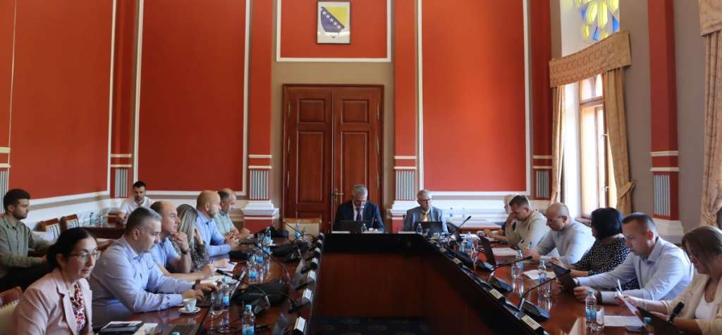 Vlada Brčko distrikta za udžbenike djece ratnih vojnih invalida izdvojila 60.000 KM